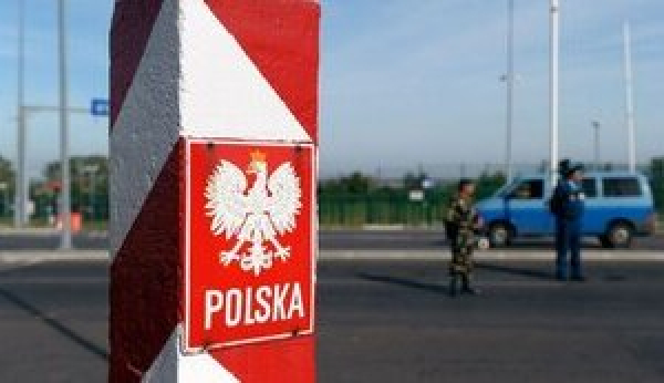 Через блокаду на кордоні з Польщею у чергах стоять 1400 вантажівок
